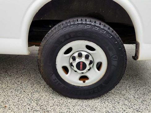 Used 2015 GMC Savana 2500 RWD image 9