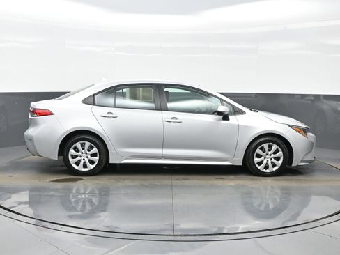 Used 2024 Toyota Corolla LE image 7