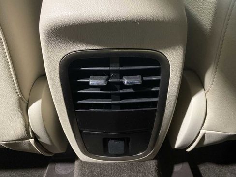 Used 2017 Lincoln MKC Premiere image 25