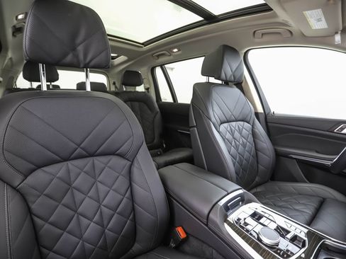 Used 2024 BMW X7 xDrive40i w/ Premium Package AWD/4WD image 40
