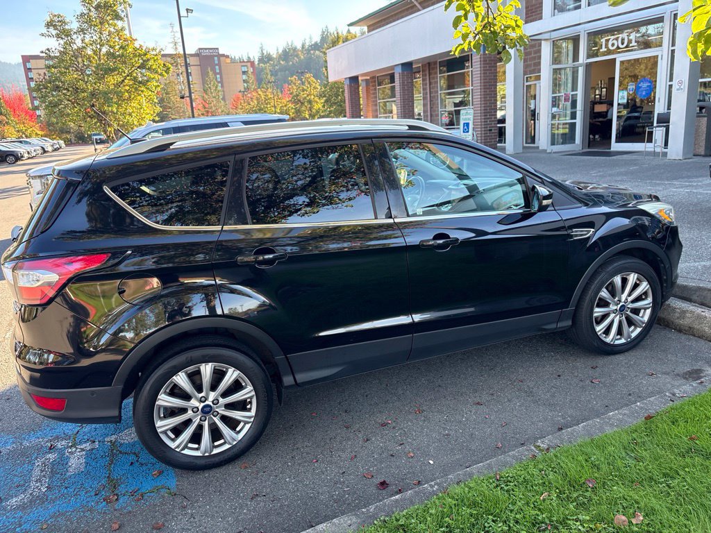 Used 2017 Ford Escape Titanium w/ Canadian Touring Package AWD/4WD image 11