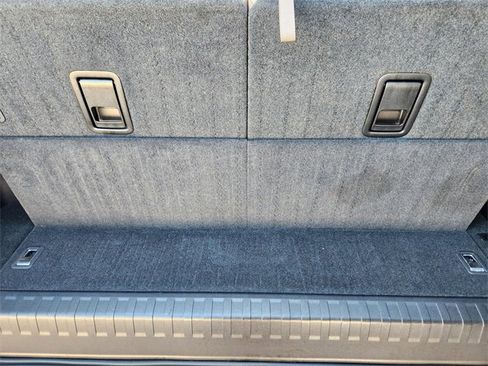 Used 2023 Lexus GX 460 Premium image 24