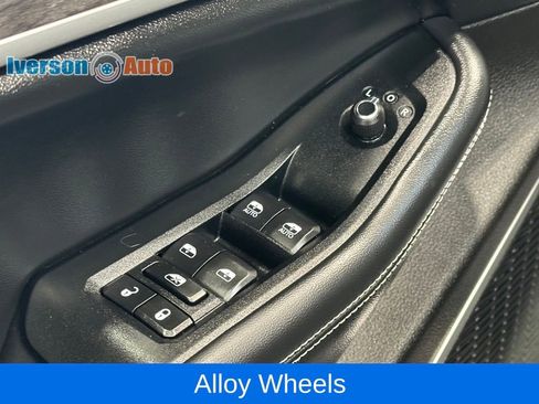 Used 2023 Jeep Grand Cherokee L Limited image 15