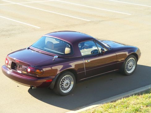 Used 1995 MAZDA MX-5 Miata image 9
