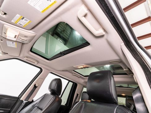 Used 2016 Land Rover LR4 HSE LUX image 18