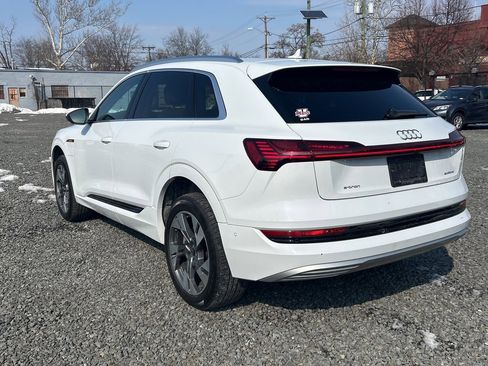 Used 2022 Audi e-tron Premium Plus w/ Premium Plus Package image 4