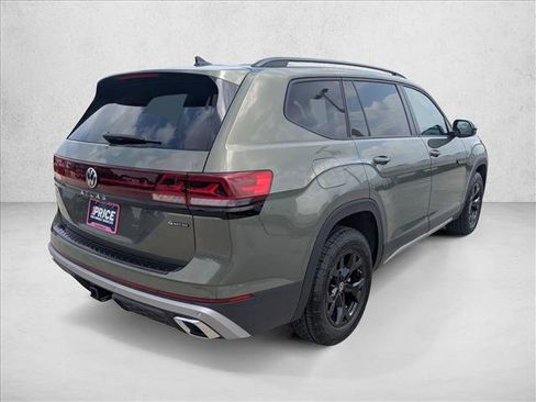 Used 2026 Volkswagen Atlas Peak Edition AWD/4WD image 5