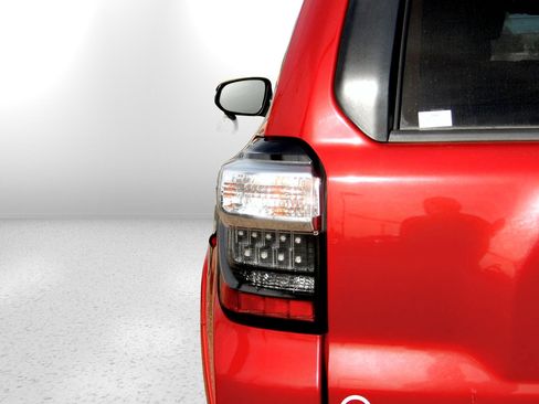 Used 2021 Toyota 4Runner SR5 image 10