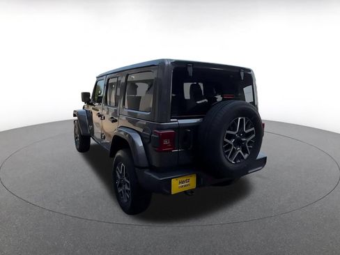 Used 2025 Jeep Wrangler Unlimited Sahara AWD/4WD image 11