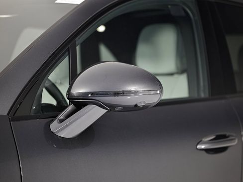 New 2026 Porsche Macan S image 12