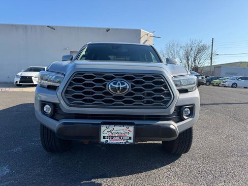 Used 2020 Toyota Tacoma TRD Off-Road w/ TRD Premium Off Road Package image 2