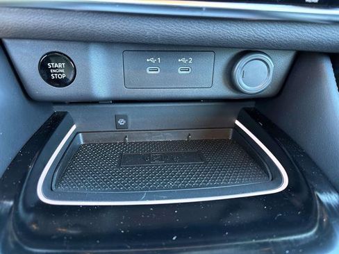 Used 2025 Nissan Rogue Platinum w/ Tech Package image 32