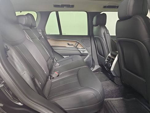 Used 2025 Land Rover Range Rover SE image 27