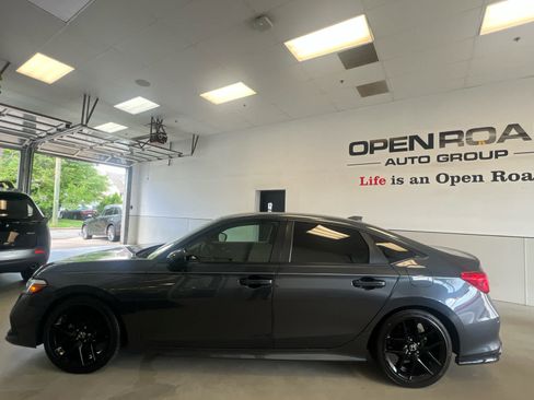 Used 2024 Honda Civic Sport image 3