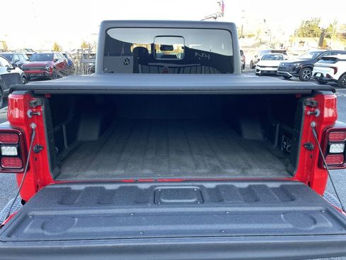 Used 2024 Jeep Gladiator Sport image 37