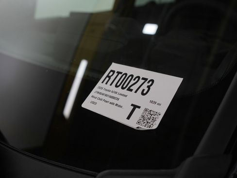 Used 2026 Toyota bZ AWD/4WD image 31