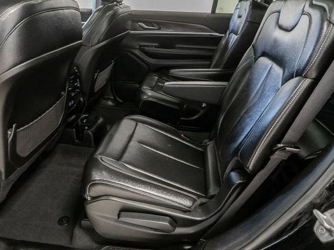 Used 2023 Jeep Grand Cherokee L Limited w/ Black Appearance Package image 26