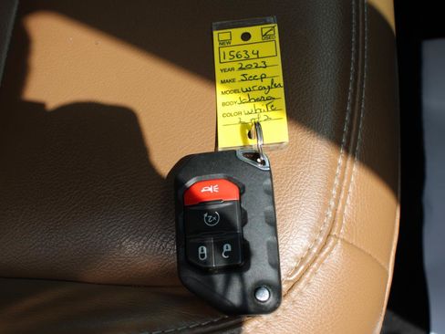 Used 2023 Jeep Wrangler Unlimited Sahara w/ Cold Weather Group AWD/4WD image 49