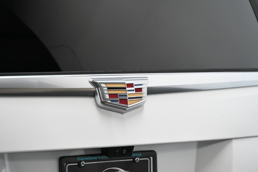 Used 2018 Cadillac Escalade Platinum AWD/4WD image 17