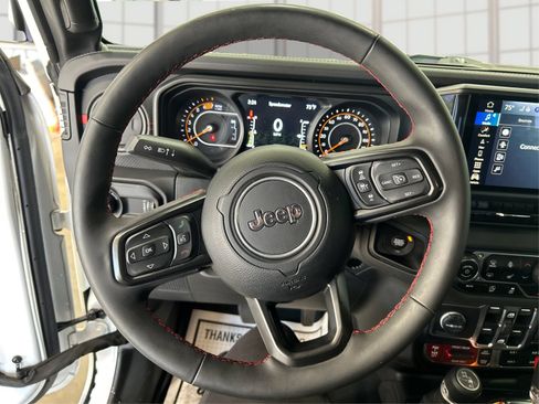 Used 2024 Jeep Wrangler Unlimited Rubicon w/ Capability Package AWD/4WD image 17