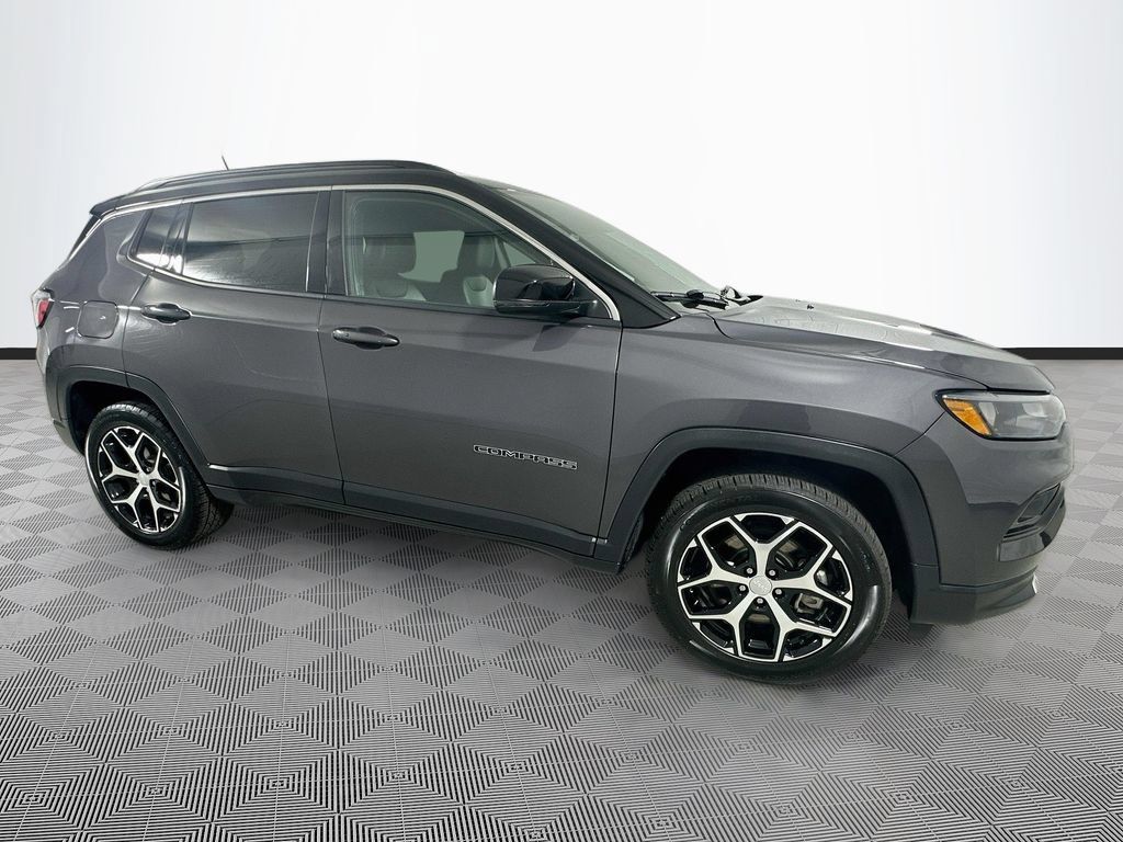 Used 2024 Jeep Compass Limited AWD/4WD image 8