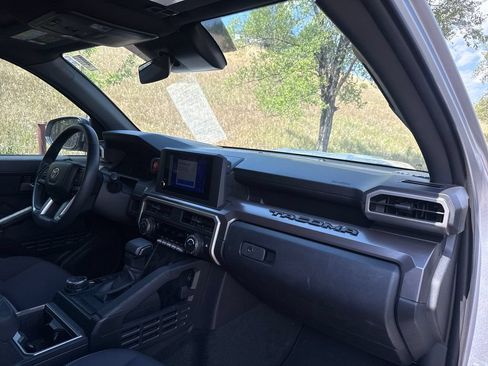 Used 2024 Toyota Tacoma TRD Sport AWD/4WD image 26