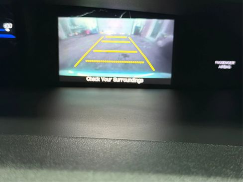 Used 2013 Honda Civic Hybrid Sedan image 18