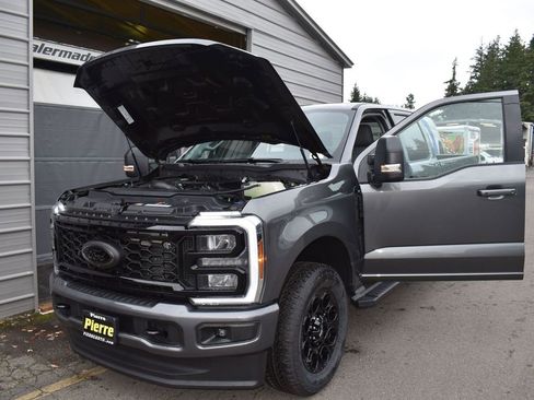 New 2026 Ford F250 XLT w/ XLT Premium Package image 25