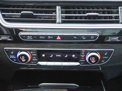 Used 2018 Audi Q7 3.0T Prestige w/ Prestige Package image 44