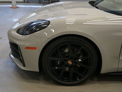 New 2026 Porsche Panamera 4 image 16