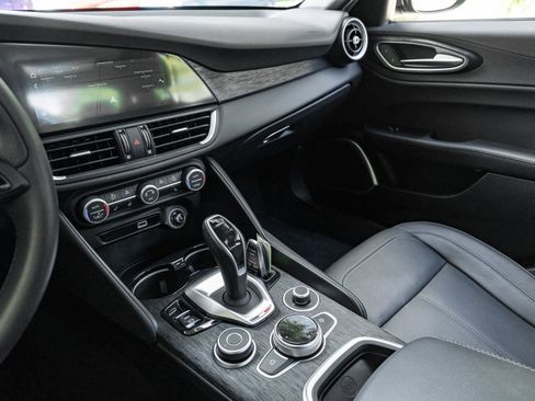 Used 2023 Alfa Romeo Giulia Sprint image 24