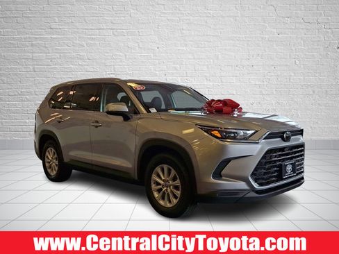 Certified 2025 Toyota Grand Highlander AWD image 1