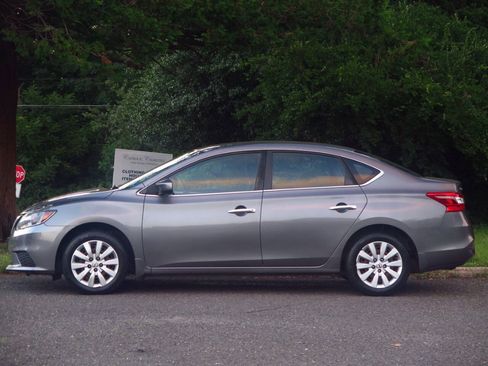 Used 2016 Nissan Sentra S FWD image 2