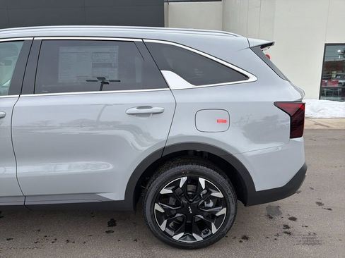 New 2026 Kia Sorento EX AWD/4WD image 9
