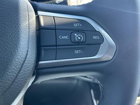 New 2026 Jeep Compass Latitude image 13