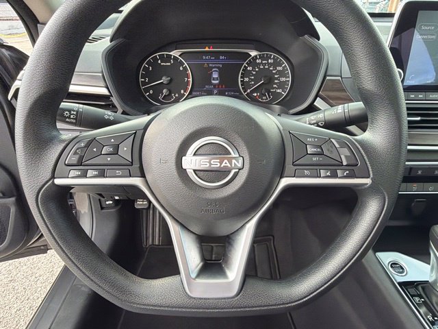 Used 2025 Nissan Altima 2.5 SV FWD image 29