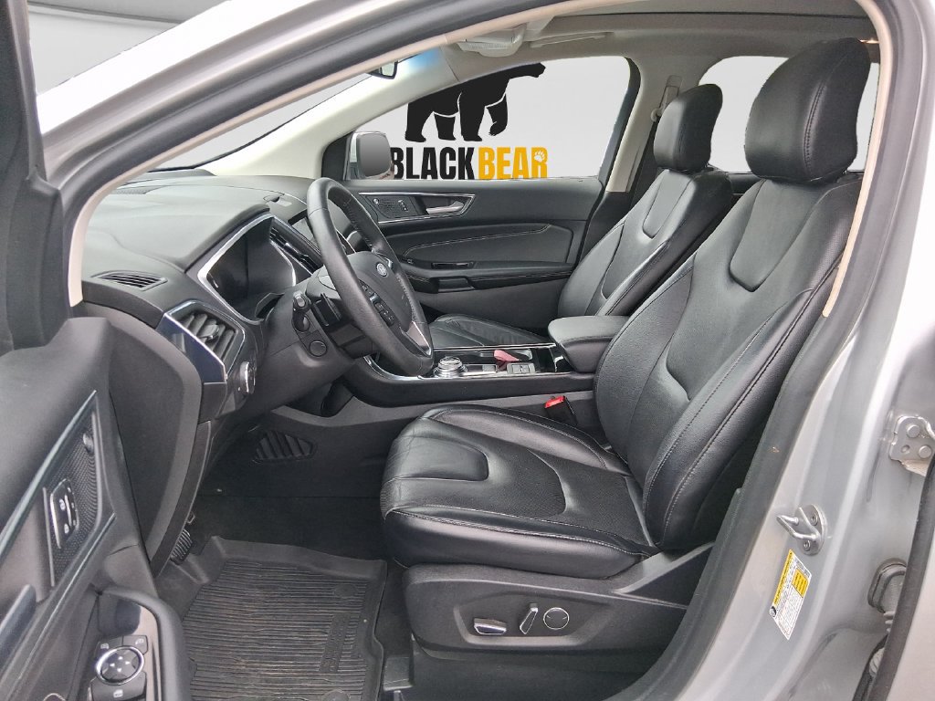 Used 2019 Ford Edge Titanium w/ Equipment Group 301A AWD/4WD image 23