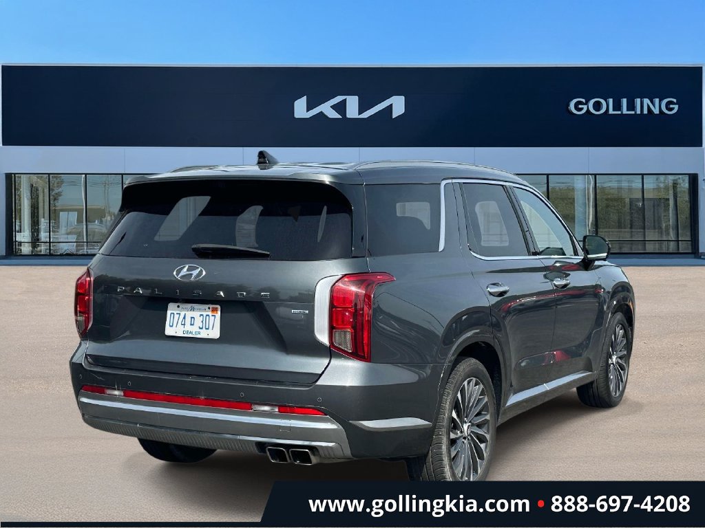 Used 2024 Hyundai Palisade Calligraphy AWD/4WD image 3