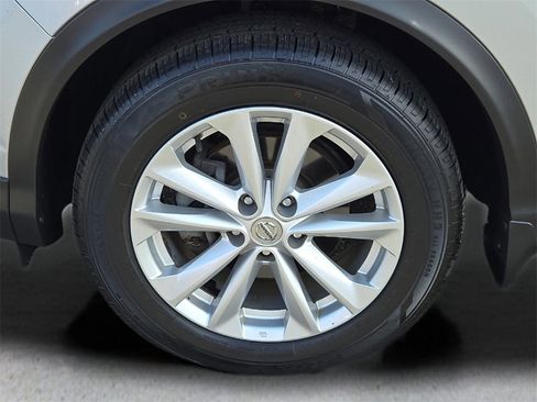 Used 2018 Nissan Rogue Sport SV w/ SV Technology Package image 8