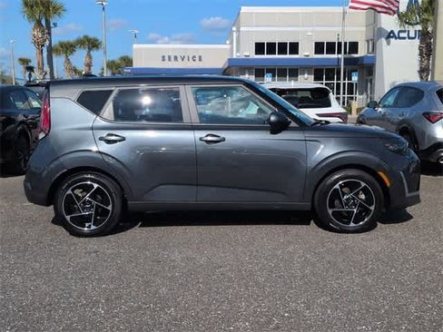 Used 2024 Kia Soul EX image 9