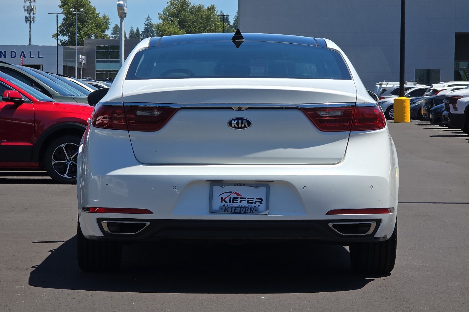Used 2017 Kia Cadenza Premium w/ Luxury Package FWD image 5