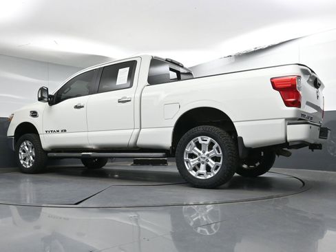 Used 2019 Nissan Titan SV w/ SV Convenience Package AWD/4WD image 29