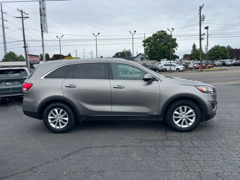 Used 2018 Kia Sorento LX AWD/4WD image 6