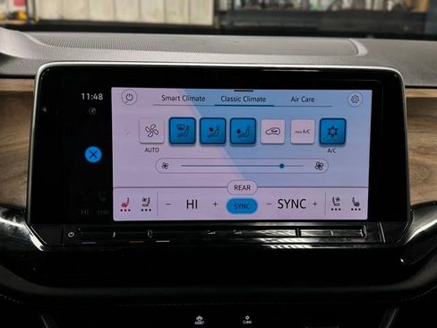 Used 2025 Volkswagen Atlas SE image 34