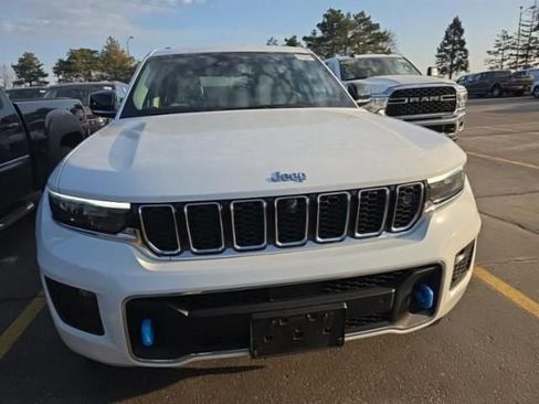 Used 2022 Jeep Grand Cherokee Overland w/ Advanced Protech Group III image 13