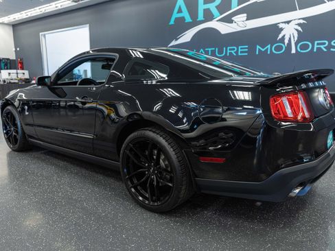 Used 2010 Ford Mustang Shelby GT500 RWD image 8
