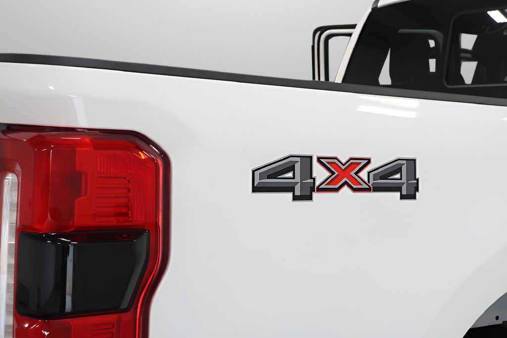 Used 2025 Ford F250 Lariat AWD/4WD image 39