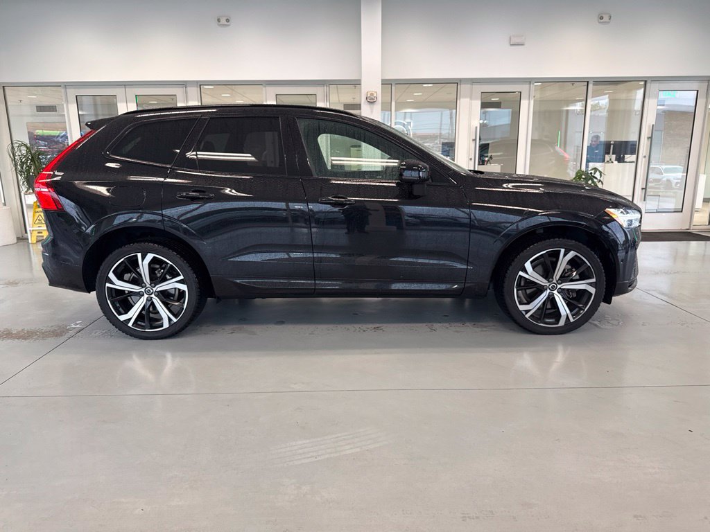 Used 2024 Volvo XC60 T8 Ultimate w/ Climate Package AWD/4WD image 3