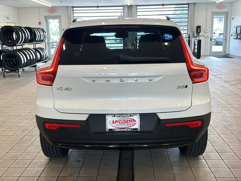 Used 2025 Volvo XC40 B5 Ultra AWD/4WD image 6