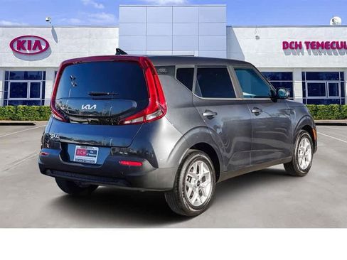 Certified 2022 Kia Soul S image 4